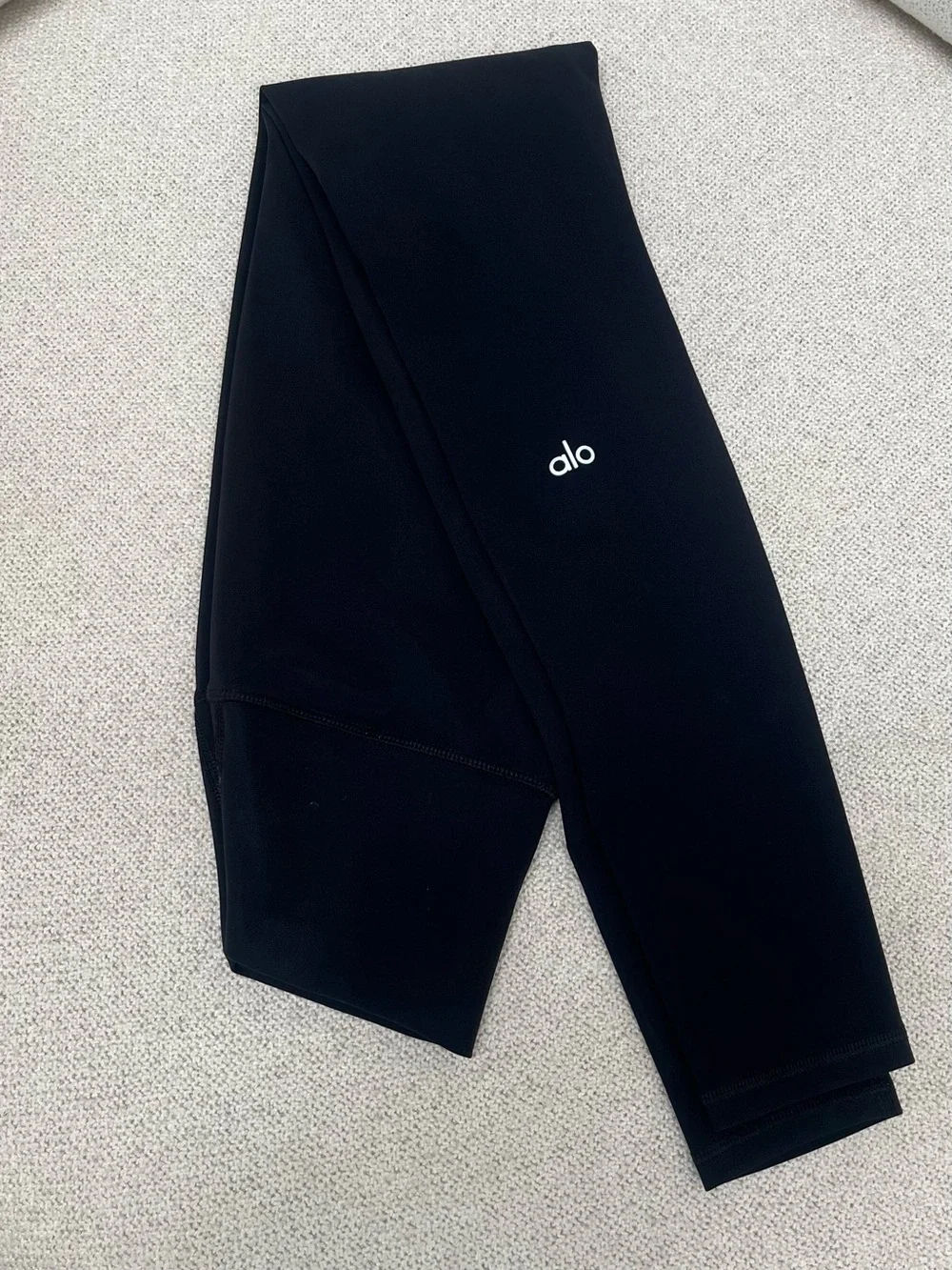 Alo Yoga Womans Ripped Warrior Leggings. High waisted. Size XS